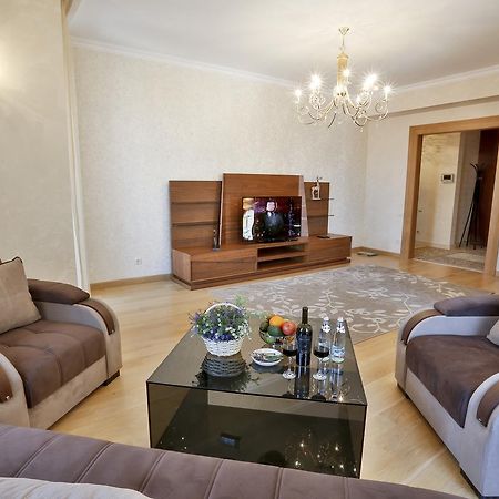 Serviced Apartment On Rustaveli Avenue Тбилиси Экстерьер фото