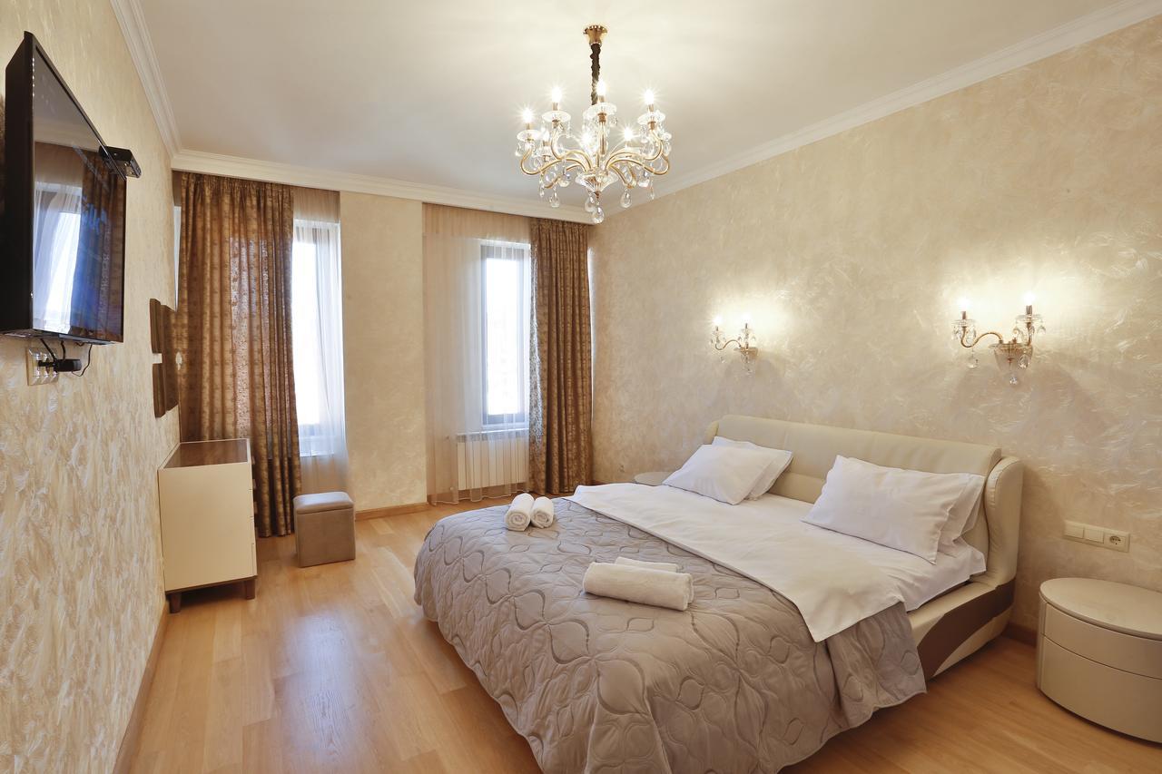 Serviced Apartment On Rustaveli Avenue Тбилиси Экстерьер фото