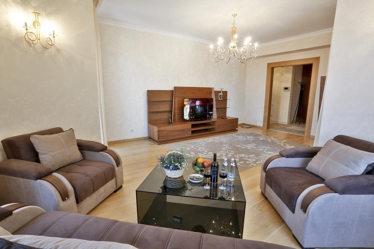 Serviced Apartment On Rustaveli Avenue Тбилиси Экстерьер фото